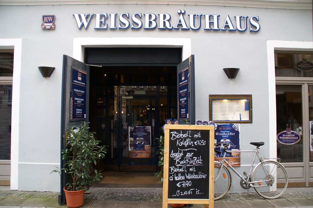 Außenaufnahme: Das Regensburger Weissbräuhaus – Ein gutes Restaurant in Regensburg