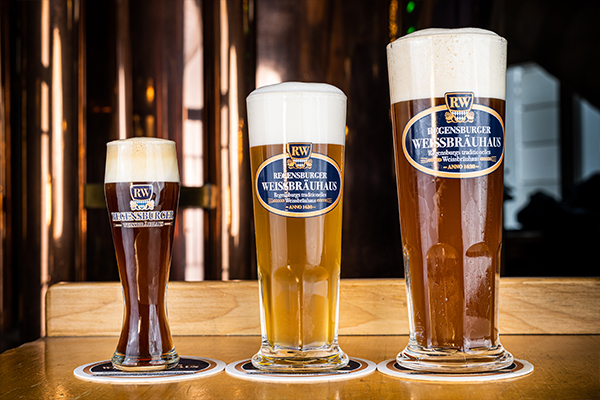 Symbolbild: Unser selbstgebrautes Bier zu Ihrem Essen in der Altstadt von Regensburg